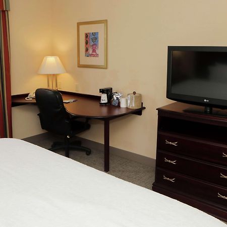 Hampton Inn By Hilton Clinton Exterior photo
