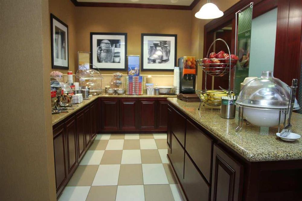 Hampton Inn By Hilton Clinton Restaurant photo