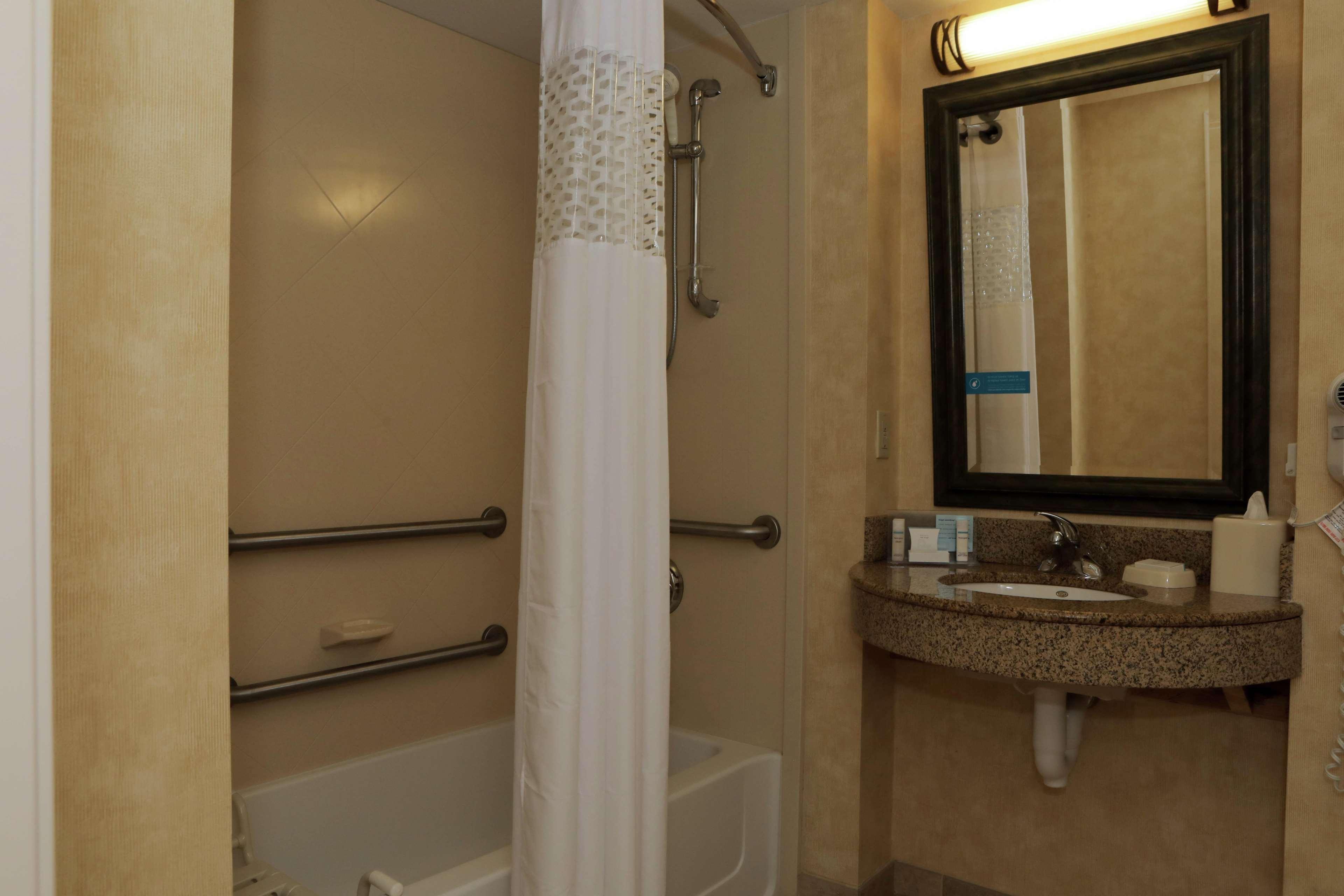 Hampton Inn By Hilton Clinton Exterior photo
