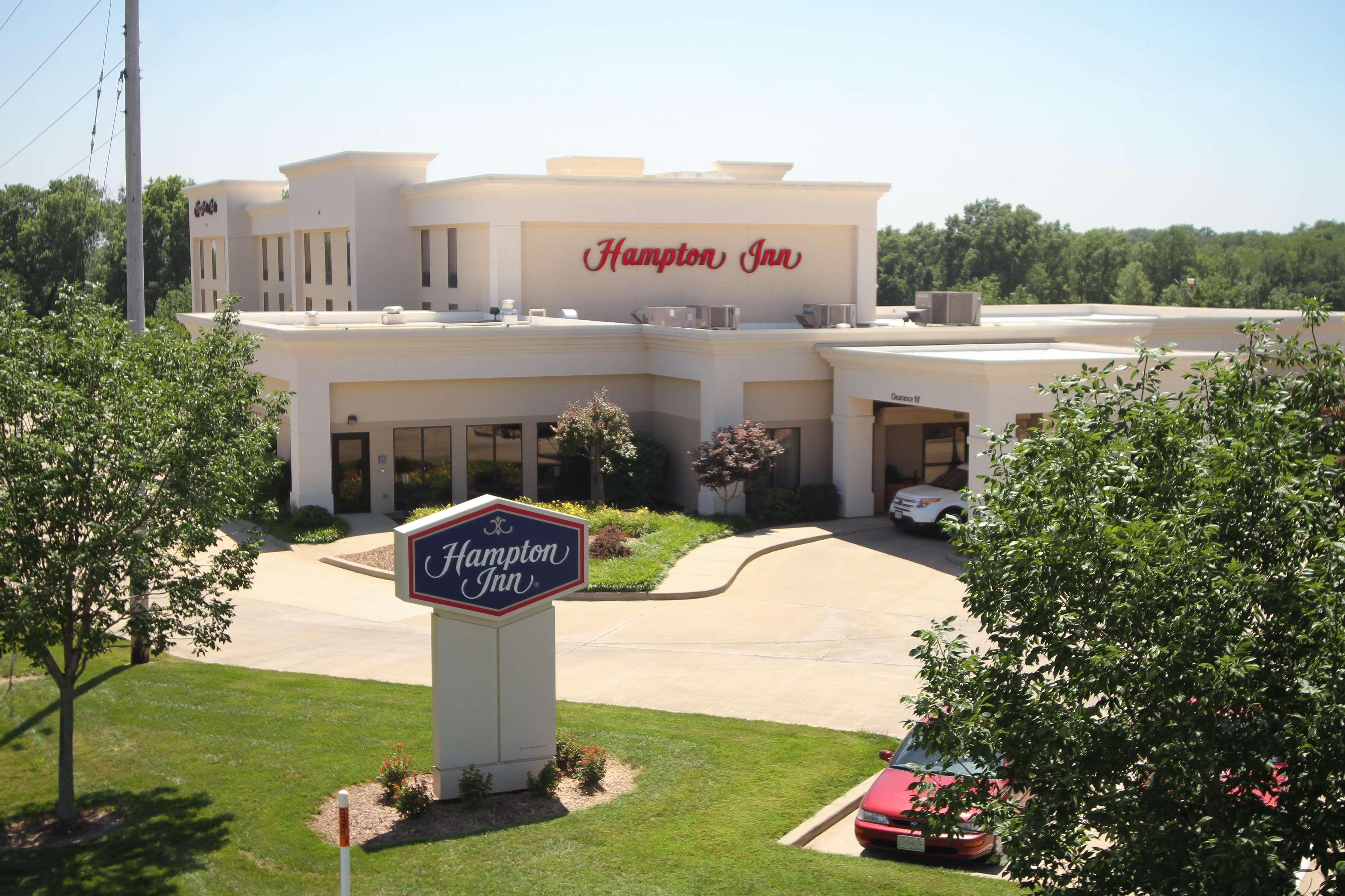 Hampton Inn By Hilton Clinton Exterior photo